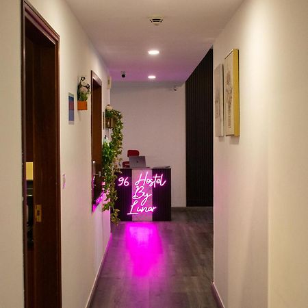 Lunar Hostel 96 Дубай Екстериор снимка