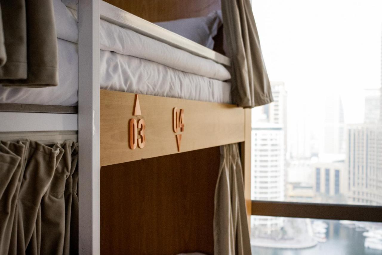 Lunar Hostel 96 Дубай Екстериор снимка