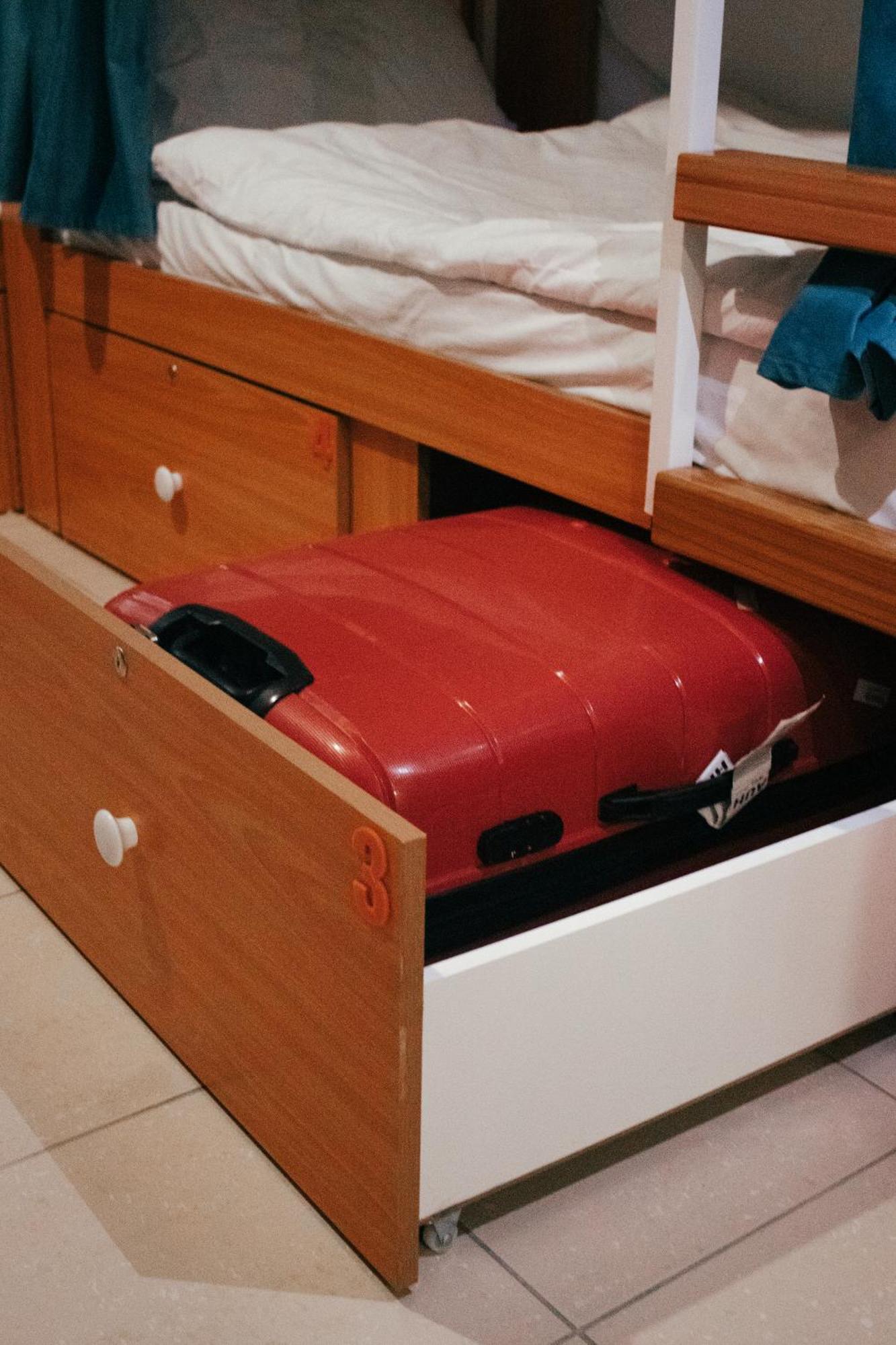 Lunar Hostel 96 Дубай Екстериор снимка